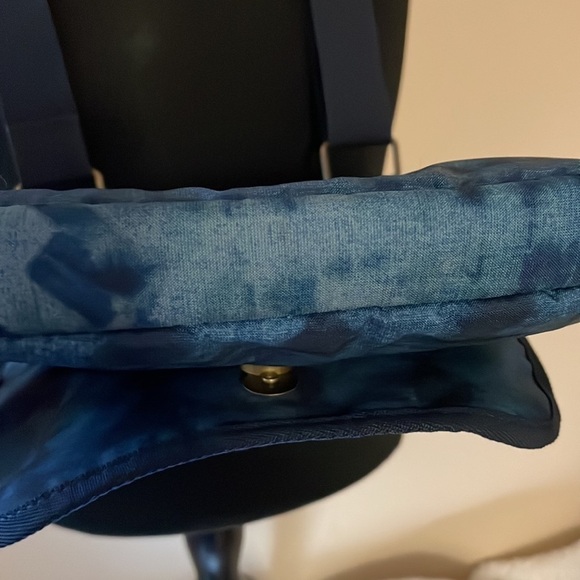 EDDIE Bauer Crossbody Travel Bag - Picture 5 of 10